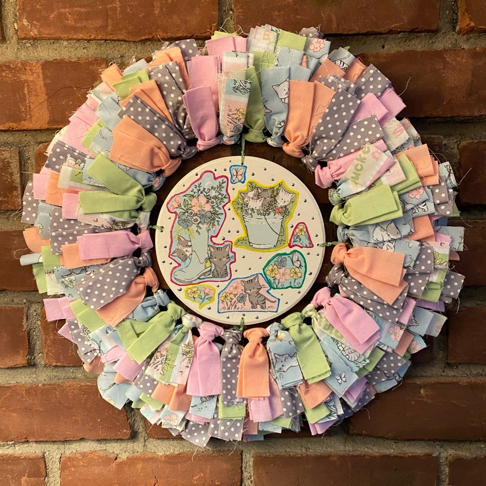 Kittens Rag Wreath - Picture 1 of 6